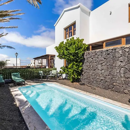 Calma Pool Oasis & Volcano Views Bayside Casa de Férias Teguise (Lanzarote)