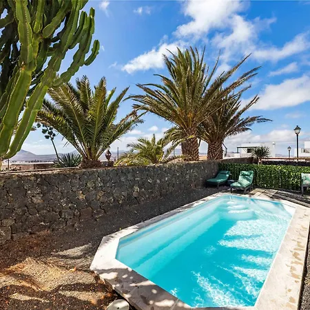 Calma Pool Oasis & Volcano Views Bayside *